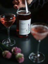 Dzirkstošā lavanda ar upenēm 