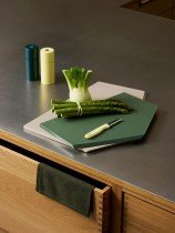 ZURICH CUTTING BOARD, MEDIUM (41 cm) 